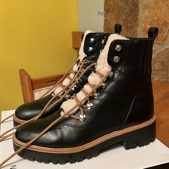 Women’s black Piercy combat boots size 8 - Picture 2 of 10